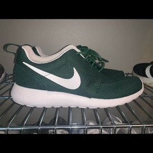 Nike Roshe Run Forrest Green SZ: 11